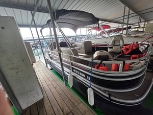 2019 pontoon